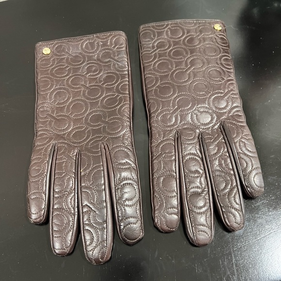 Coach gloves - Picture 1 of 2